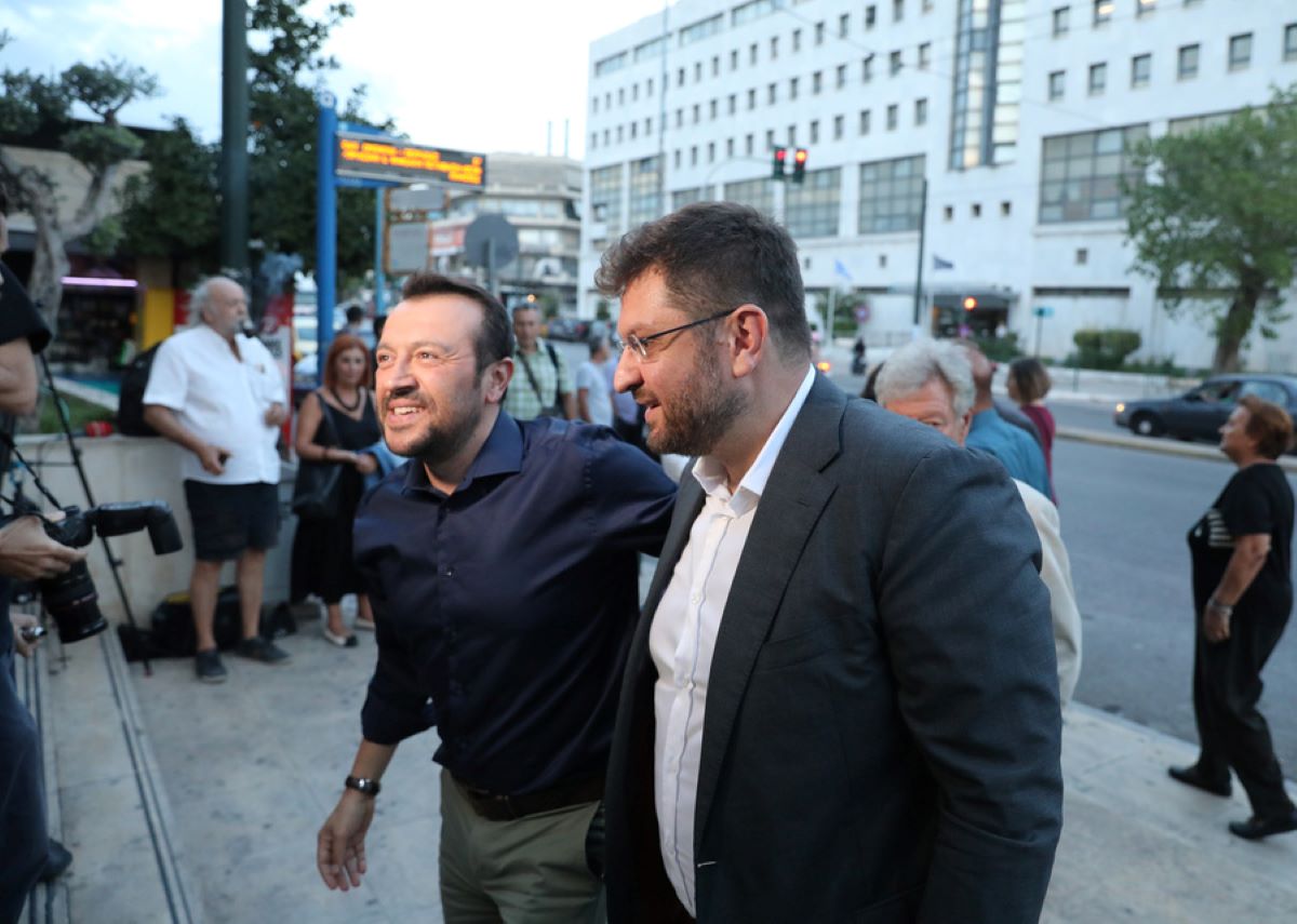 Ραγδαίες εξελίξεις στον ΣΥΡΙΖΑ: Η αιφνιδιαστική αλλαγή που αναστάτωσε τα κομματικά γραφεία! - NewsPoint.gr
