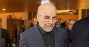 Η δήλωση-βόμβα του Γκαλιμπάφ αλλάζει τα δεδομένα στα Στενά του Ορμούζ – Η Τεχεράνη αναλαμβάνει δράση και όλοι παρακολουθούν με κομμένη την ανάσα
