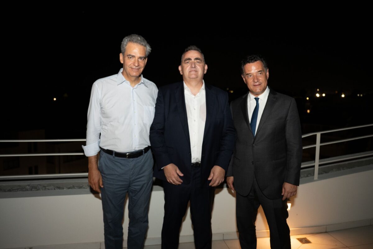 Η εκδήλωση που συγκλόνισε την Αργυρούπολη: Ο Φρέντι Μπελέρης γιόρτασε 2 χρόνια μάχης στην Ευρωβουλή – Τα συγκινητικά λόγια για τον αγώνα του Ελληνισμού 1 Η εκδήλωση που συγκλόνισε την Αργυρούπολη: Ο Φρέντι Μπελέρης γιόρτασε 2 χρόνια μάχης στην Ευρωβουλή – Τα συγκινητικά λόγια για τον αγώνα του Ελληνισμού - NewsPoint.gr