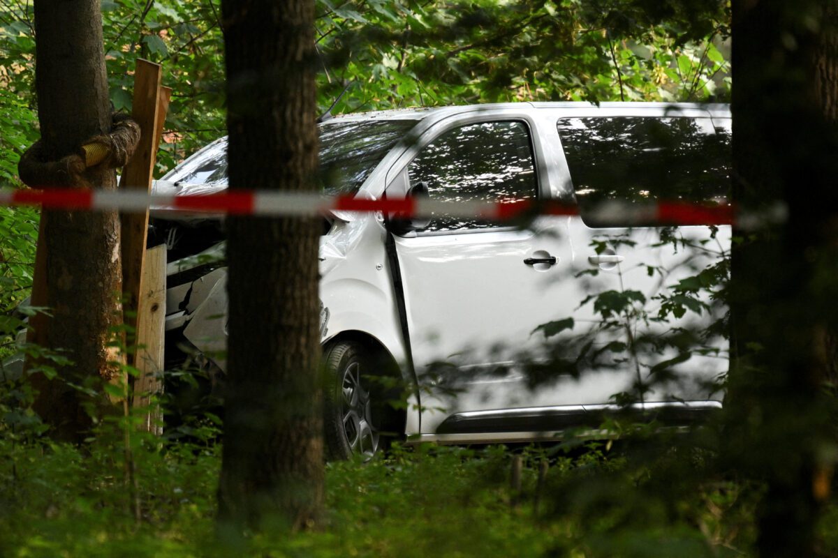 Συναγερμός στο Βερολίνο: Καταδίωξη για τον 21χρονο που αιματοκύλησε το Pride – Ο δράστης, οι συγκλονιστικές σκηνές και το σκληρό ανθρωποκυνηγητό 1 Συναγερμός στο Βερολίνο: Καταδίωξη για τον 21χρονο που αιματοκύλησε το Pride – Ο δράστης, οι συγκλονιστικές σκηνές και το σκληρό ανθρωποκυνηγητό - NewsPoint.gr