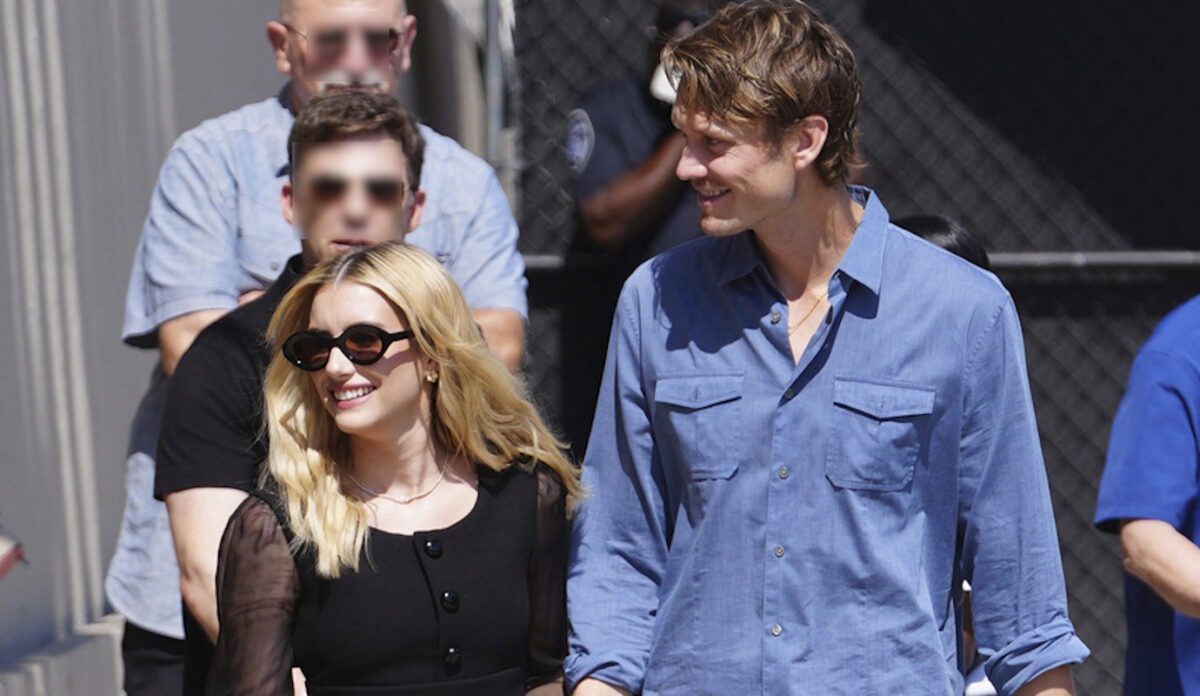Κανείς δεν περίμενε τέτοιο γάμο: Η Emma Roberts μάγεψε με νυφικό-έκπληξη και ο Cody John δίπλα της! - NewsPoint.gr
