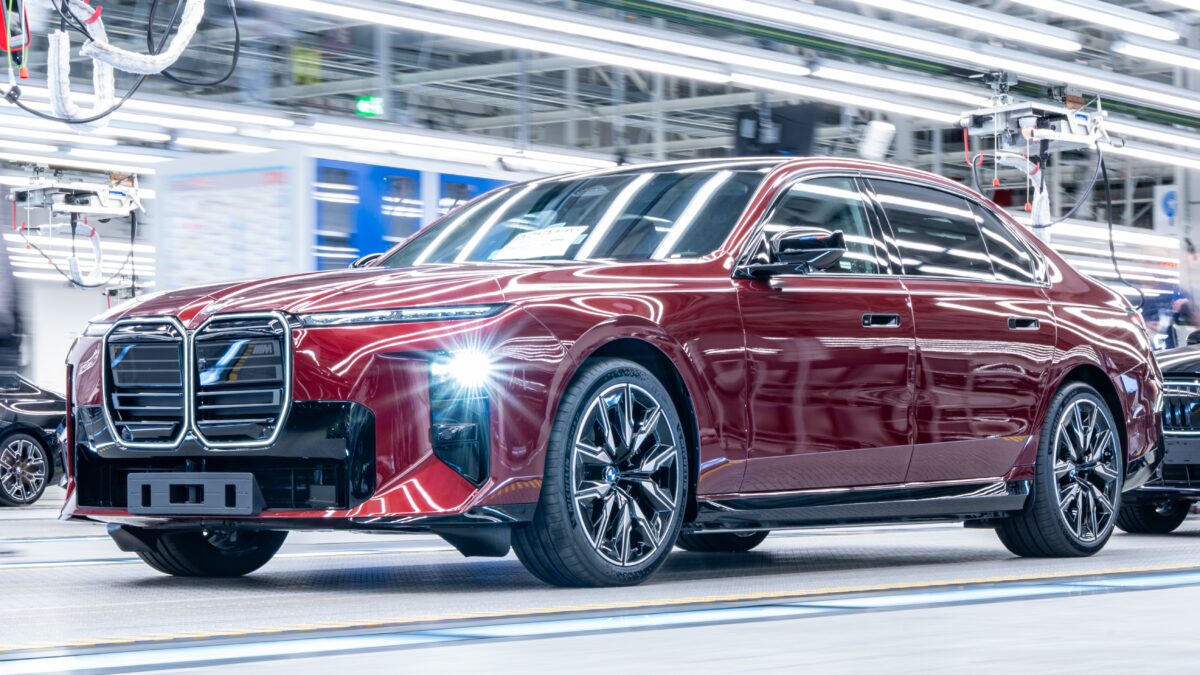 Η BMW Γράφει Ιστορία με τη Νέα Σειρά 7: Γιατί Όλοι Μιλούν για την Απόλυτη Τεχνολογική Επανάσταση! - NewsPoint.gr