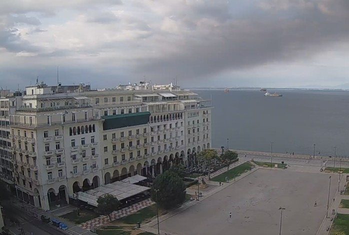 Σκηνές τρόμου στο Ωραιόκαστρο: Πυκνοί καπνοί «έπνιξαν» τη Θεσσαλονίκη – Εκκενώσεις μέσα στη νύχτα! 1 Σκηνές τρόμου στο Ωραιόκαστρο: Πυκνοί καπνοί «έπνιξαν» τη Θεσσαλονίκη – Εκκενώσεις μέσα στη νύχτα! - NewsPoint.gr