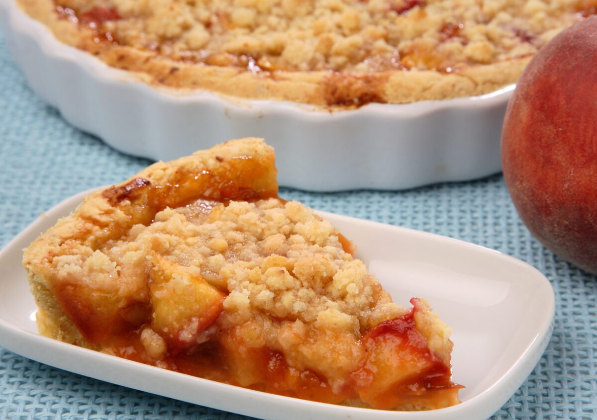 Δοκιμάστε σήμερα το πιο νόστιμο crumble με ροδάκινα – Η συνταγή που ενθουσιάζει μικρούς και μεγάλους! - NewsPoint.gr