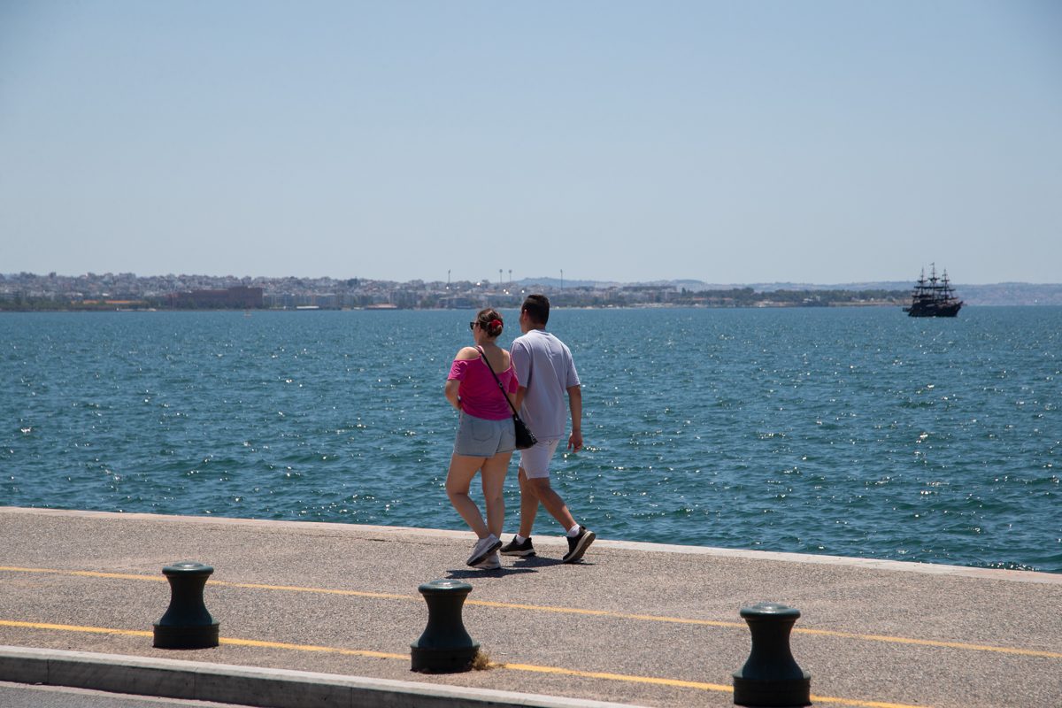 Ο καιρός αιφνιδιάζει: Καύσωνας 35°C, άνεμοι 7 μποφόρ στο Αιγαίο και ξαφνικές καταιγίδες στα ορεινά – Δείτε τι μας περιμένει σήμερα 1 Ο καιρός αιφνιδιάζει: Καύσωνας 35°C, άνεμοι 7 μποφόρ στο Αιγαίο και ξαφνικές καταιγίδες στα ορεινά – Δείτε τι μας περιμένει σήμερα - NewsPoint.gr
