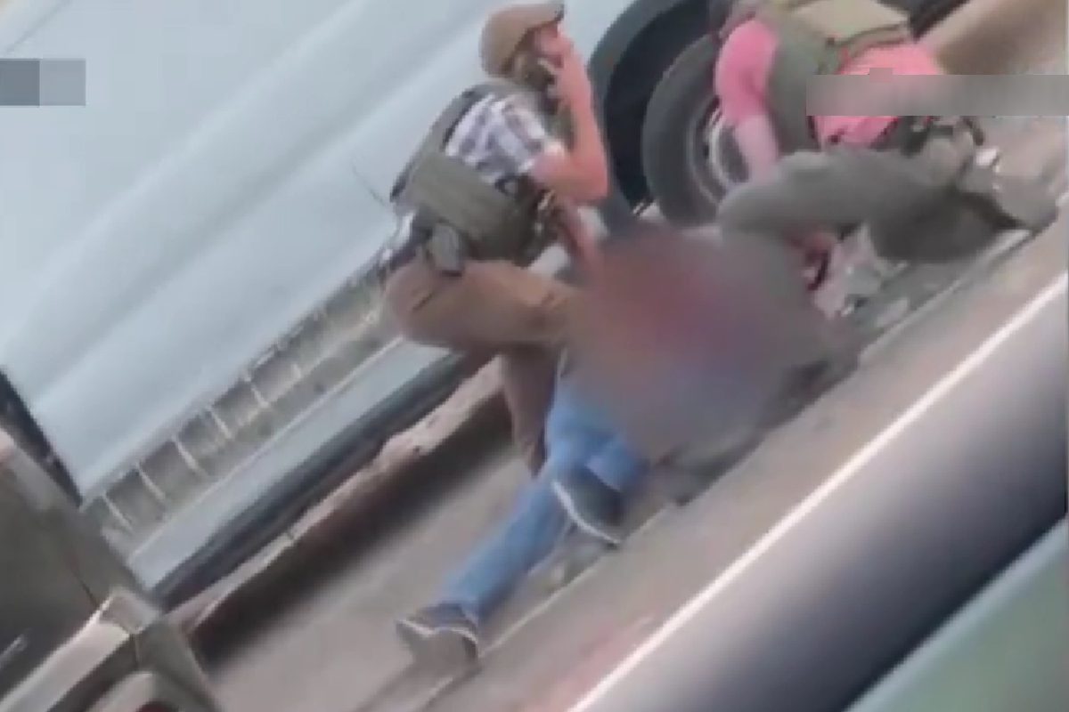 Σοκ στο Χιούστον: Πράκτορας της ICE εκτελεί μεξικανό μετανάστη μετά από απόπειρα διαφυγής! 1 Σοκ στο Χιούστον: Πράκτορας της ICE εκτελεί μεξικανό μετανάστη μετά από απόπειρα διαφυγής! - NewsPoint.gr
