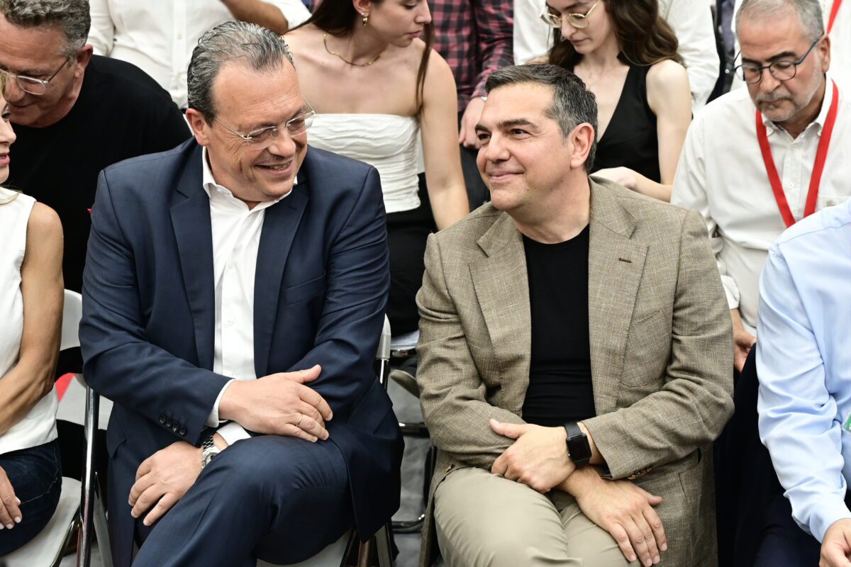 Το παρασκήνιο που συγκλονίζει τον ΣΥΡΙΖΑ: Ποιοι απειλούν ρήξη λίγο πριν την ιστορική συνεδρίαση – Όλα για τα μάτια του Τσίπρα! 1 Το παρασκήνιο που συγκλονίζει τον ΣΥΡΙΖΑ: Ποιοι απειλούν ρήξη λίγο πριν την ιστορική συνεδρίαση – Όλα για τα μάτια του Τσίπρα! - NewsPoint.gr
