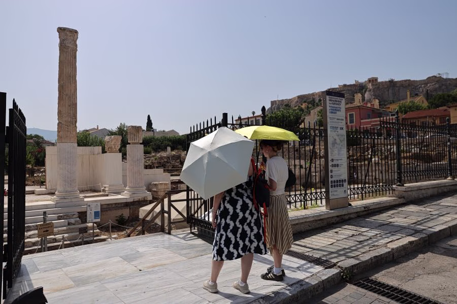 Η καυτή κορύφωση του καύσωνα: Πού ο υδράργυρος «έσπασε» το ρεκόρ στους 43,5°C – Η ανατροπή που θα τα αλλάξει όλα από αύριο! - NewsPoint.gr