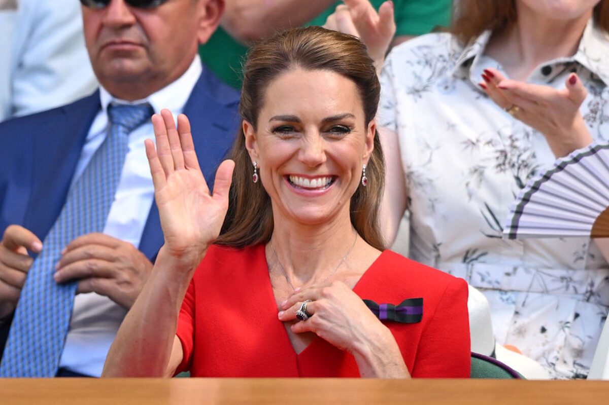 Απίστευτη λάμψη στο Wimbledon: Η Κέιτ Μίντλετον μάγεψε με κόκκινο φόρεμα και συγκίνησε με μια ξεχωριστή συνάντηση - NewsPoint.gr