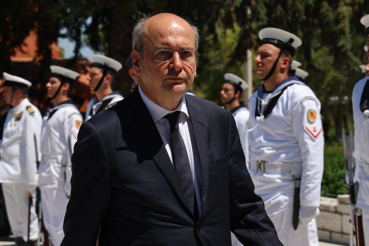 Η απάντηση-φωτιά του Κωστή Χατζηδάκη: Τα σενάρια για Marfin και εκλογές που έφεραν ανατροπές! 1 Η απάντηση-φωτιά του Κωστή Χατζηδάκη: Τα σενάρια για Marfin και εκλογές που έφεραν ανατροπές! - NewsPoint.gr