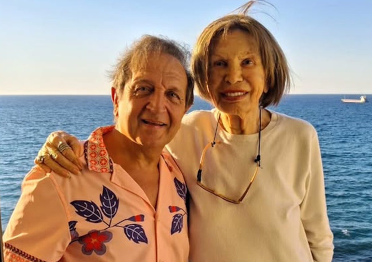 Το συγκινητικό reunion της Ρίκας Διαλυνά και του Σπύρου Μπιμπίλα στο Ηράκλειο – Η ζωή, η φιλία και το θαύμα της επιστροφής! 1 Το συγκινητικό reunion της Ρίκας Διαλυνά και του Σπύρου Μπιμπίλα στο Ηράκλειο – Η ζωή, η φιλία και το θαύμα της επιστροφής! - NewsPoint.gr