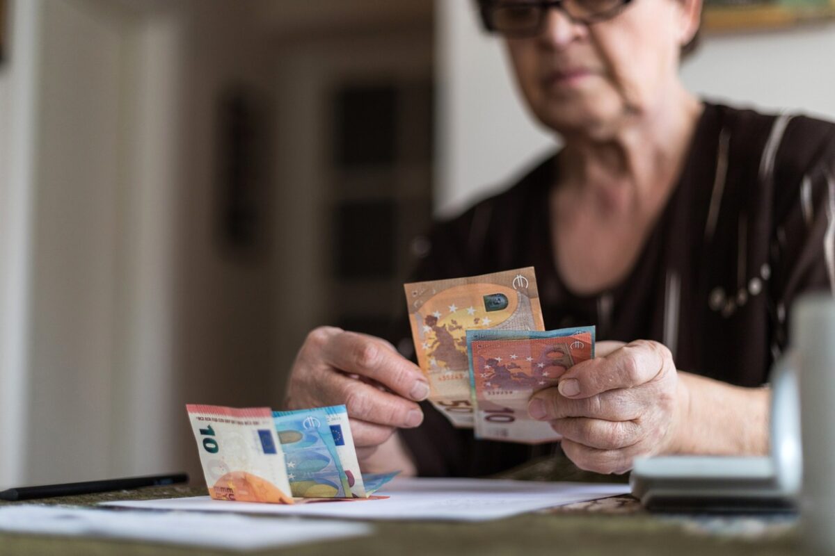 Ανατροπή στις ημερομηνίες πληρωμής: Πότε θα μπουν τα χρήματα των συντάξεων Αυγούστου και Σεπτεμβρίου από τον e-ΕΦΚΑ – Όλες οι λεπτομέρειες που πρέπει να ξέρετε! - NewsPoint.gr