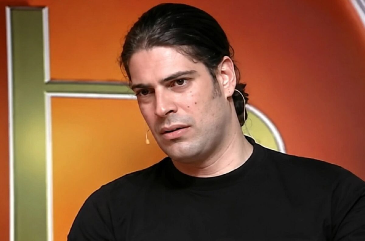 Σοκ στον καλλιτεχνικό κόσμο: Έφυγε απροσδόκητα ο Λορέντζο Καριέρε – Ο «αγαπημένος του Bar» που συγκλόνισε με τη ζωή του 1 Σοκ στον καλλιτεχνικό κόσμο: Έφυγε απροσδόκητα ο Λορέντζο Καριέρε – Ο «αγαπημένος του Bar» που συγκλόνισε με τη ζωή του - NewsPoint.gr