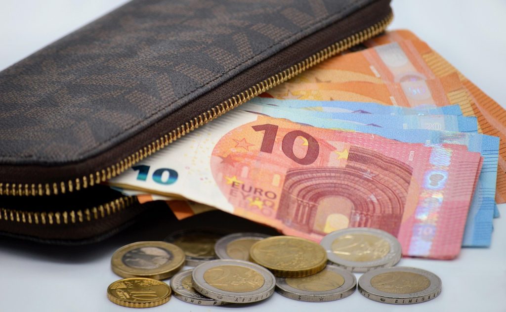 Απίστευτη ανατροπή στα voucher παιδικών σταθμών – Ποιοι γονείς κερδίζουν χωρίς να κοιτάζουν το εισόδημα 1 Απίστευτη ανατροπή στα voucher παιδικών σταθμών – Ποιοι γονείς κερδίζουν χωρίς να κοιτάζουν το εισόδημα - NewsPoint.gr