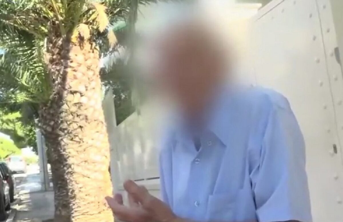 Απίστευτο ξέσπασμα στη Βούλα: 92χρονος λουσμένος με πετρέλαιο για 1,5 ευρώ – Οργή και σοκ από την απάνθρωπη επίθεση σε βενζινάδικο! 1 Απίστευτο ξέσπασμα στη Βούλα: 92χρονος λουσμένος με πετρέλαιο για 1,5 ευρώ – Οργή και σοκ από την απάνθρωπη επίθεση σε βενζινάδικο! - NewsPoint.gr