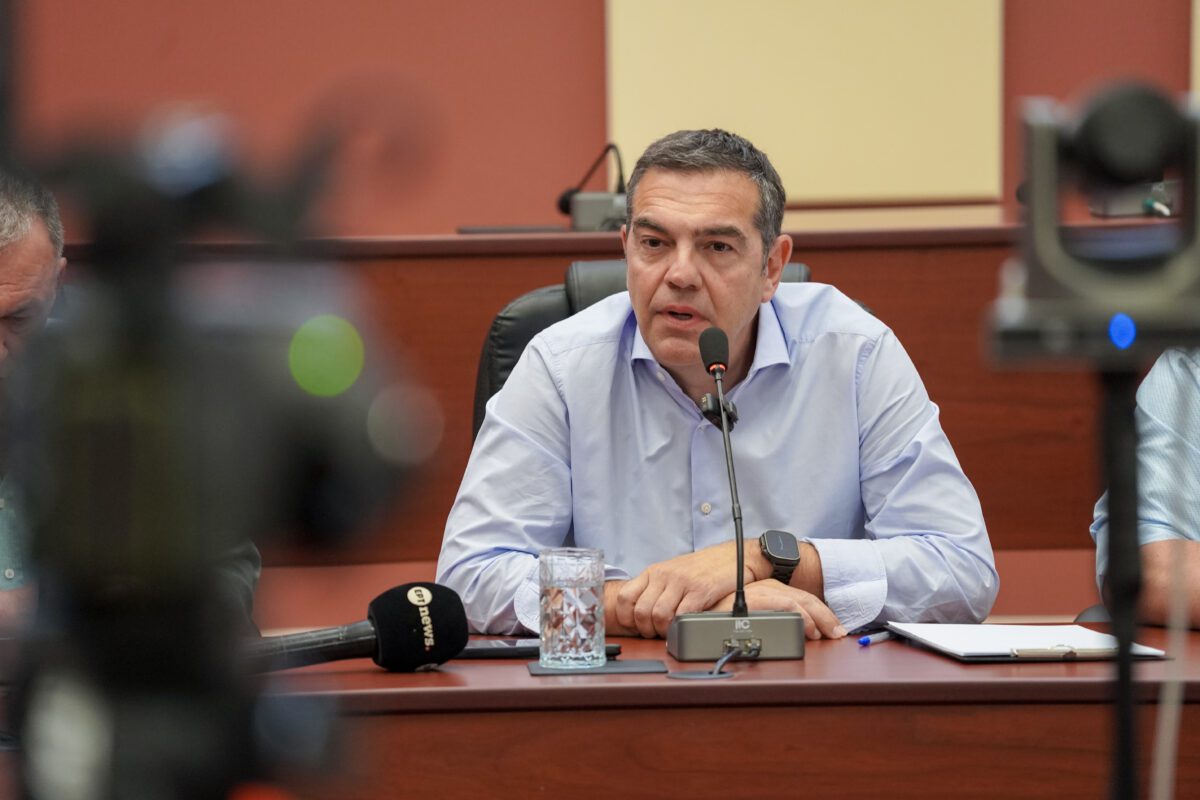Η ανατροπή που φέρνει ο Τσίπρας: Ρεύμα μέχρι 30% φθηνότερο, ριζικές αλλαγές στις Πανελλήνιες και μεγάλες αυξήσεις στο ΕΣΥ – Το σχέδιο που ταράζει τα νερά! - NewsPoint.gr