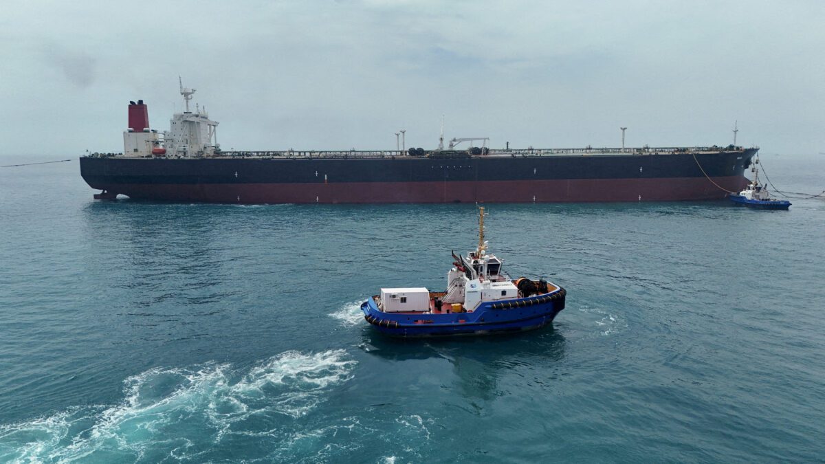 Απίστευτη ένταση στα Στενά του Ορμούζ: Ιρανικές δυνάμεις άνοιξαν πυρ σε πλοίο με ταϊλανδέζικη σημαία – Τι συνέβη πραγματικά; - NewsPoint.gr