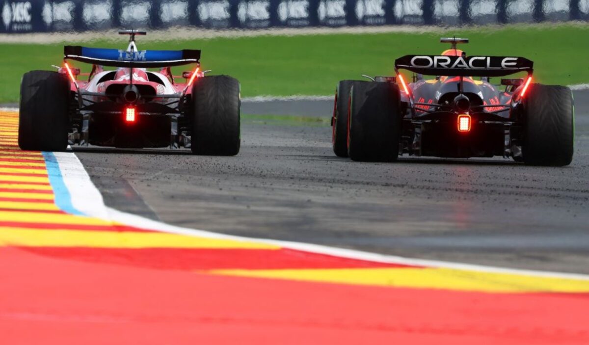 Η έκπληξη της χρονιάς στη Formula 1: Σκηνικό ανατροπών στο Βέλγιο με μεγάλες μάχες και ιστορικές στιγμές στο Σπα! 1 Η έκπληξη της χρονιάς στη Formula 1: Σκηνικό ανατροπών στο Βέλγιο με μεγάλες μάχες και ιστορικές στιγμές στο Σπα! - NewsPoint.gr