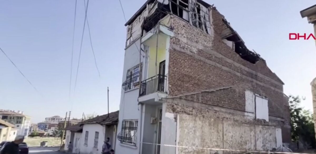 Σεισμός 5 Ρίχτερ στην Τουρκία: Ο εφιάλτης του 2023 επιστρέφει – Οι στιγμές αγωνίας στη Μαλάτια 1 Σεισμός 5 Ρίχτερ στην Τουρκία: Ο εφιάλτης του 2023 επιστρέφει – Οι στιγμές αγωνίας στη Μαλάτια - NewsPoint.gr
