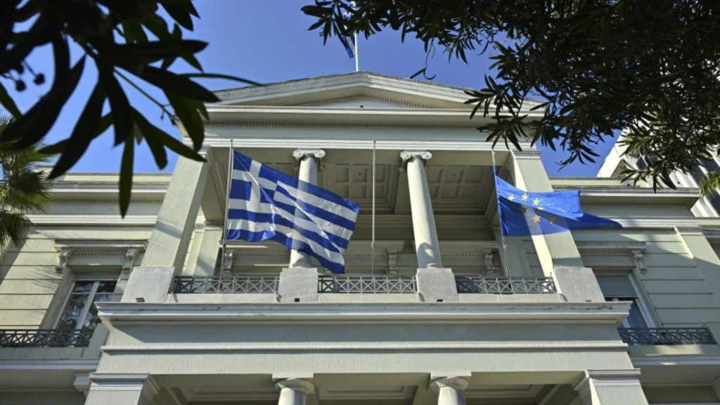 Η απάντηση της Ελλάδας στην τουρκική εισβολή: Το δράμα της Κύπρου δεν τελειώνει – Τι αναφέρει η νέα ανακοίνωση του ΥΠΕΞ 1 Η απάντηση της Ελλάδας στην τουρκική εισβολή: Το δράμα της Κύπρου δεν τελειώνει – Τι αναφέρει η νέα ανακοίνωση του ΥΠΕΞ - NewsPoint.gr