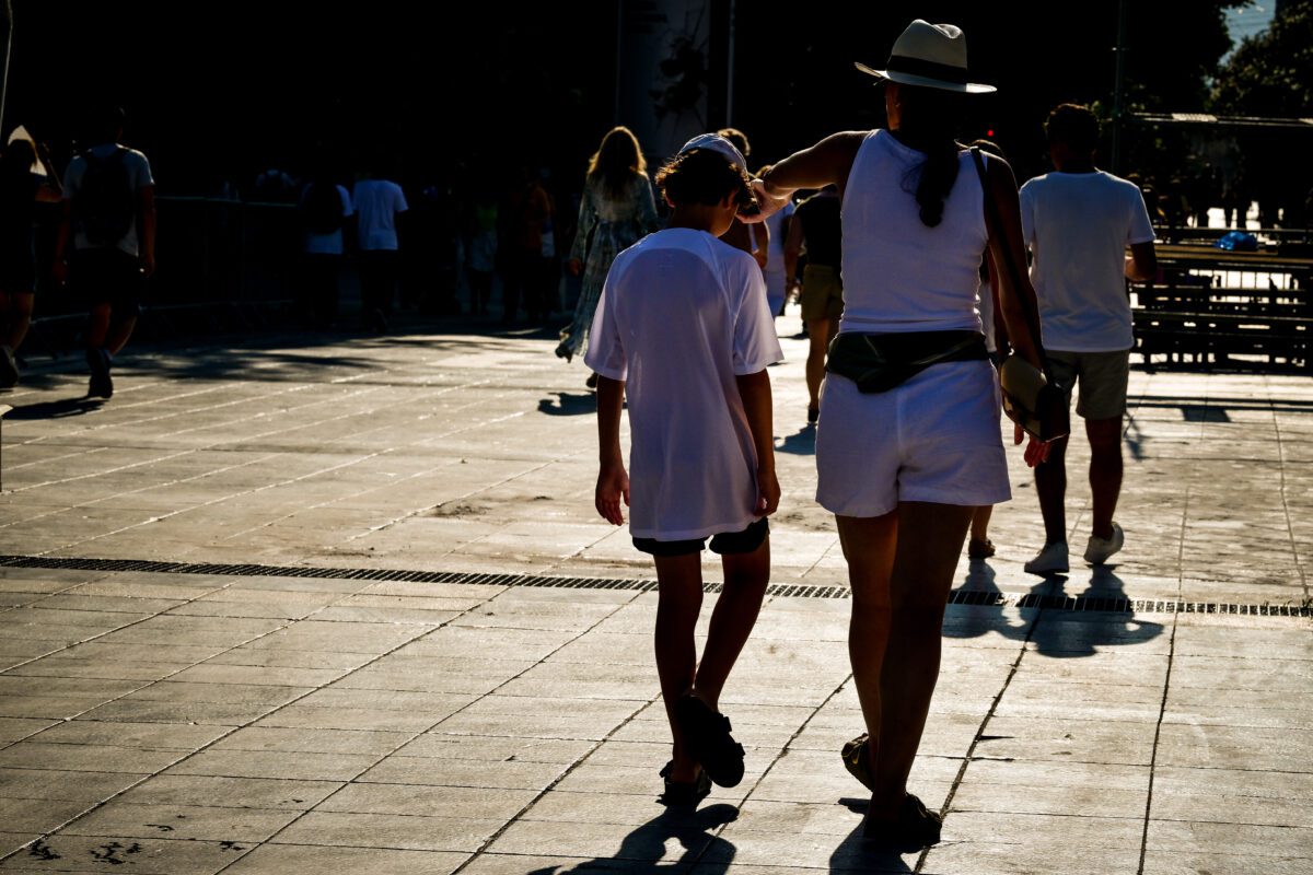 Το κύμα καύσωνα «καίει» τη χώρα: Πού θα χτυπήσει «κόκκινο» ο υδράργυρος στους 43°C – Μάθε πότε θα δροσίσει ξανά 1 Το κύμα καύσωνα «καίει» τη χώρα: Πού θα χτυπήσει «κόκκινο» ο υδράργυρος στους 43°C – Μάθε πότε θα δροσίσει ξανά - NewsPoint.gr