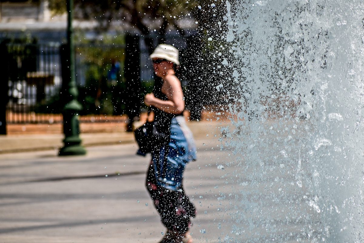 Θερμοκρασίες-σοκ έως 42°C: Ο καύσωνας συνεχίζεται – Προβλέψεις για ξαφνικές βροχές σε Αιγαίο και Σποράδες απόψε! - NewsPoint.gr